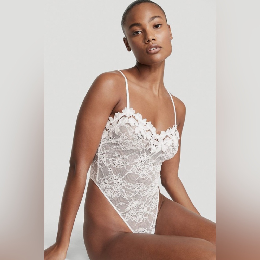 NWT VICTORIA'S SECRET Very Sexy Floral Embroidery Lace Teddy Lingerie